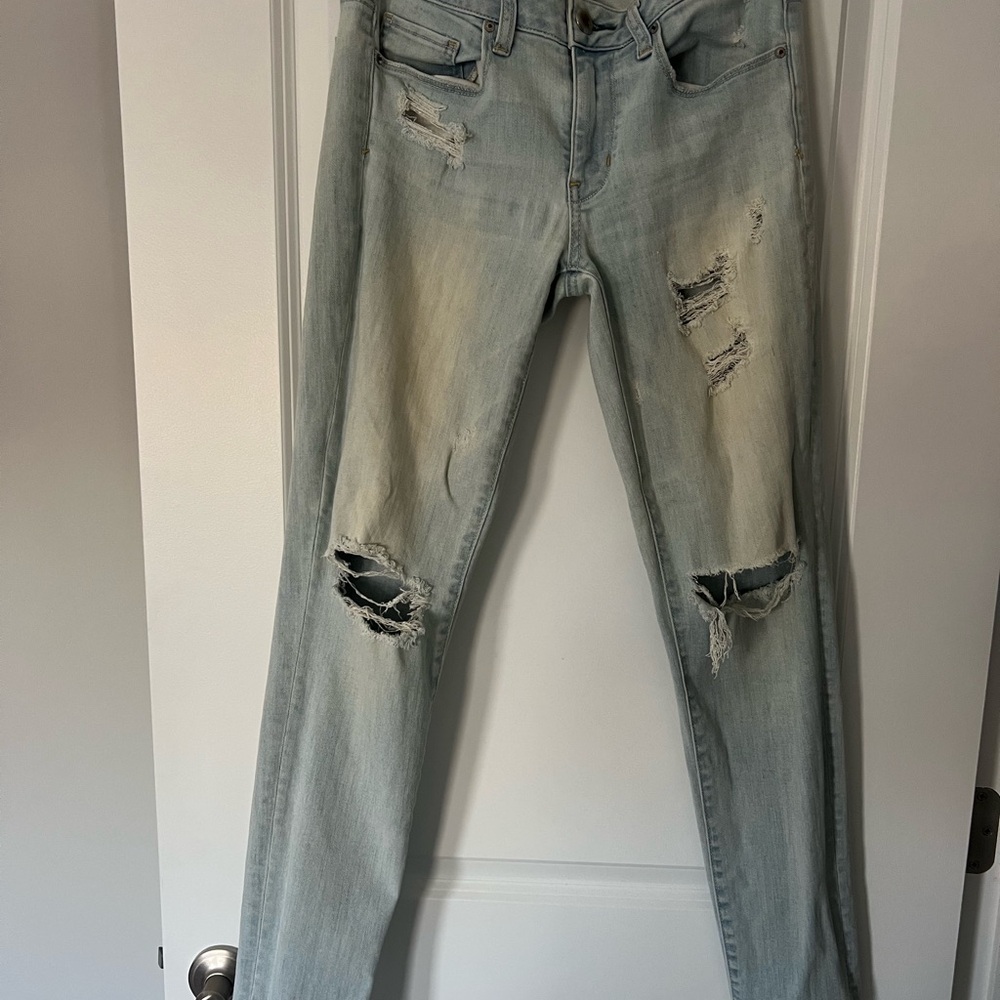 American Eagle Distressed Light Blue Women's Jeans